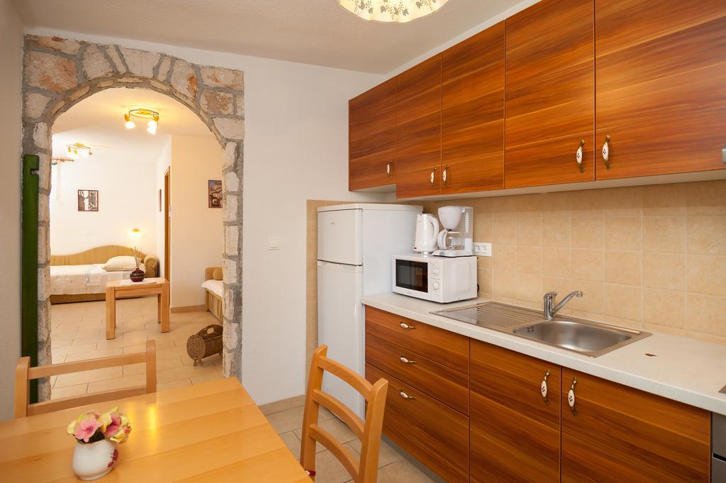 Apartments Mande And Kate Baška Voda الغرفة الصورة